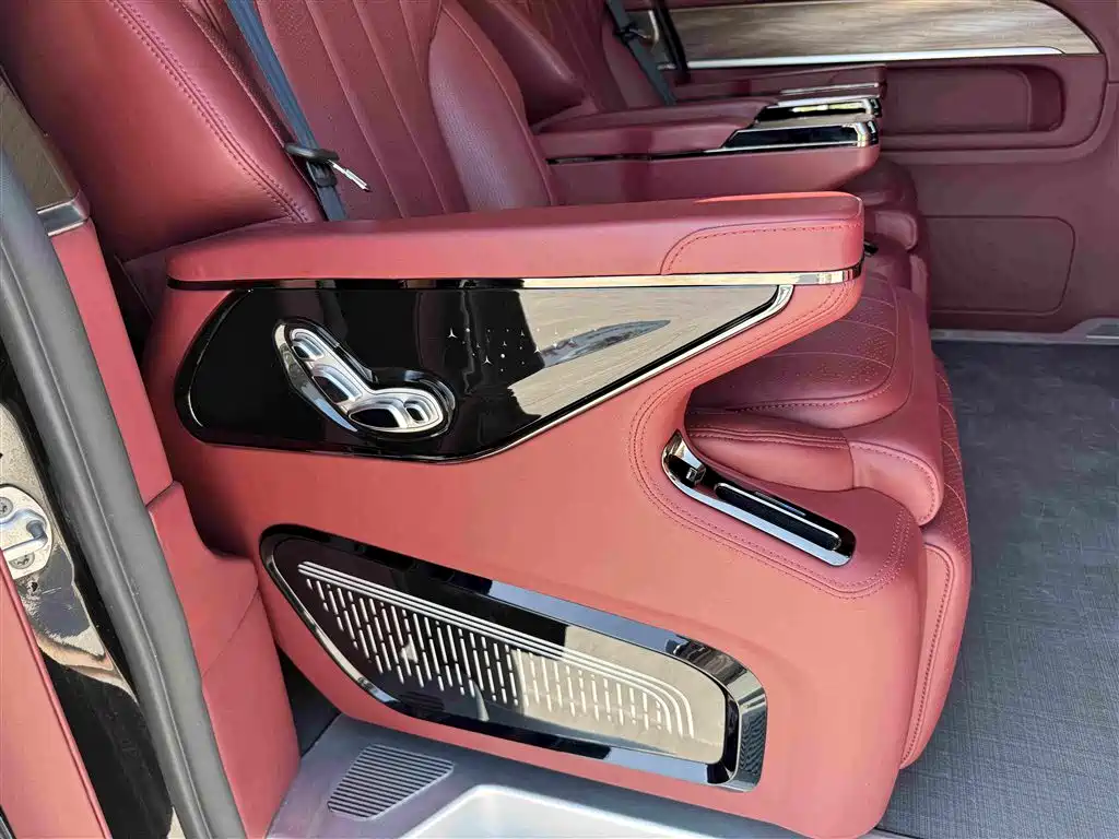 Mercedes-Benz V-Class — миниатюра 23