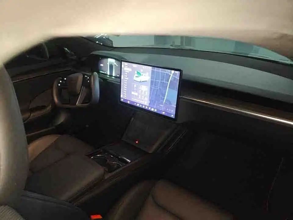 Tesla Model S — миниатюра 7