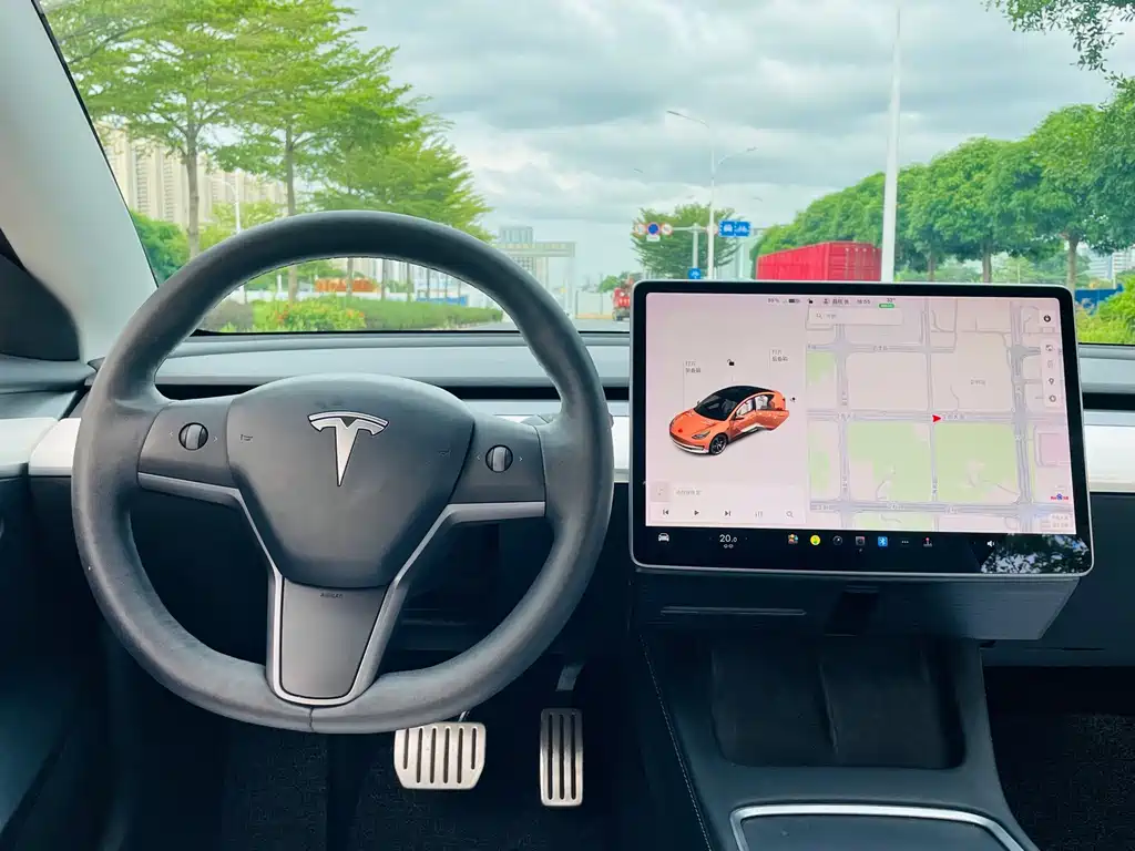 Tesla Model 3 — миниатюра 24