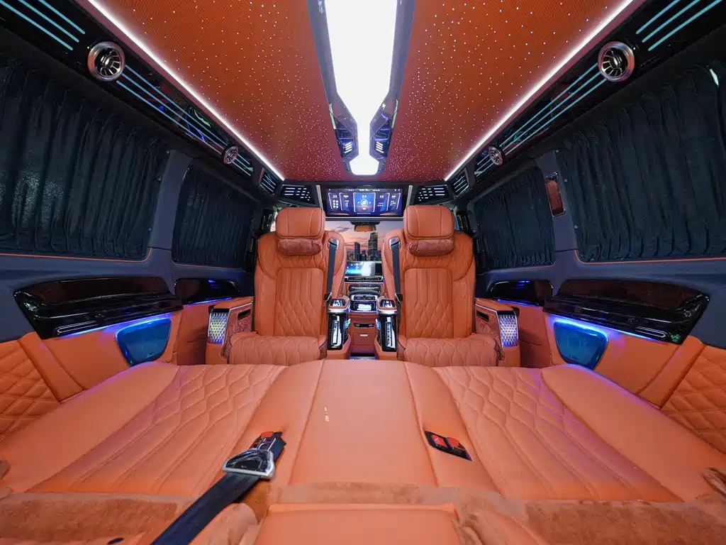Mercedes-Benz Vito 2024 2.0T 7 мест