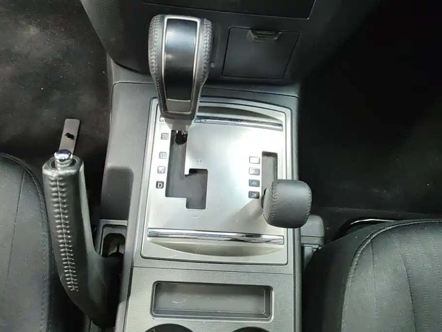 Mitsubishi Pajero (Import) — миниатюра 16