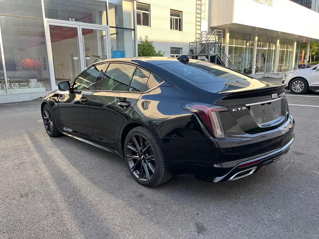 Cadillac CT5 — миниатюра 13