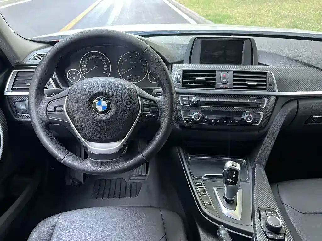 BMW 3 Series — миниатюра 12
