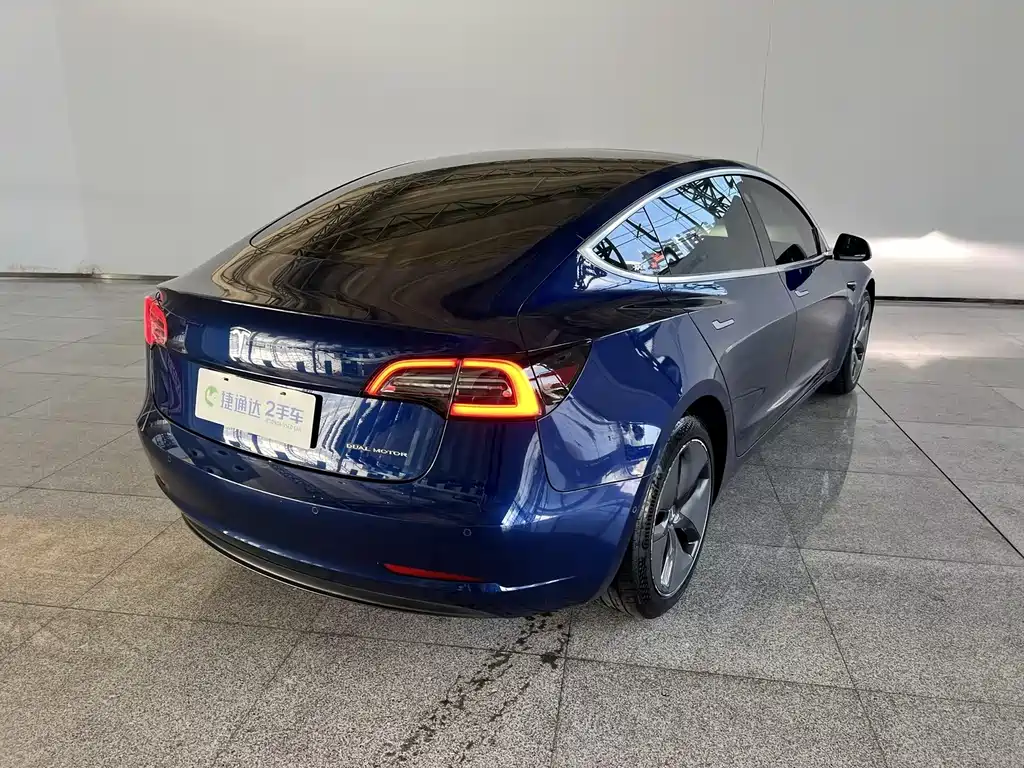 Tesla Model 3 — миниатюра 13