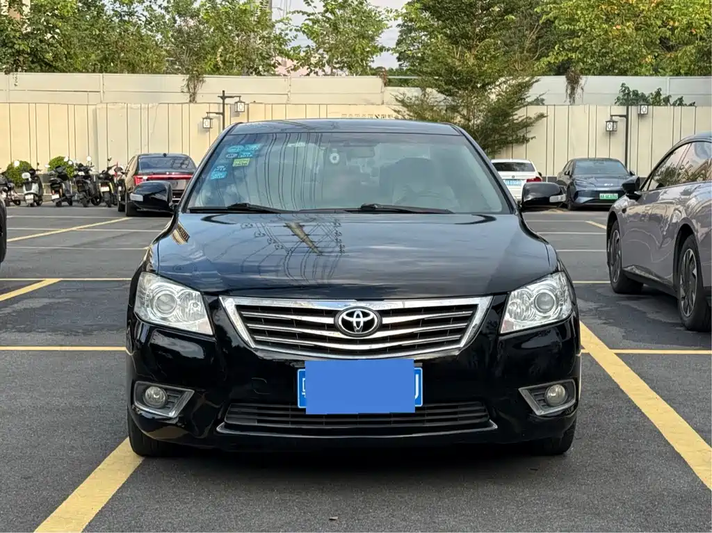 Toyota Camry — миниатюра 2