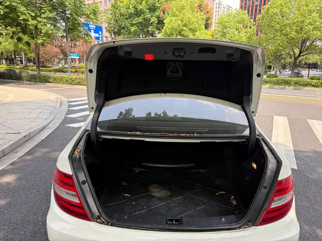 Mercedes-Benz C-Class — миниатюра 19