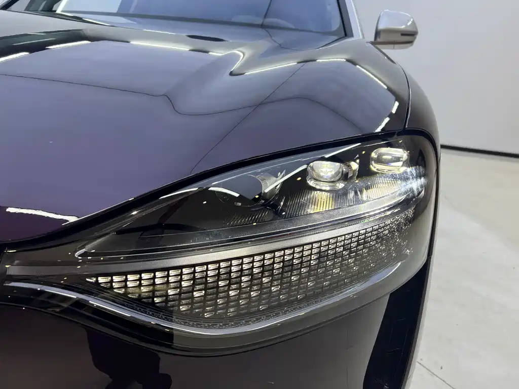 AITO ASK THE WORLD M9