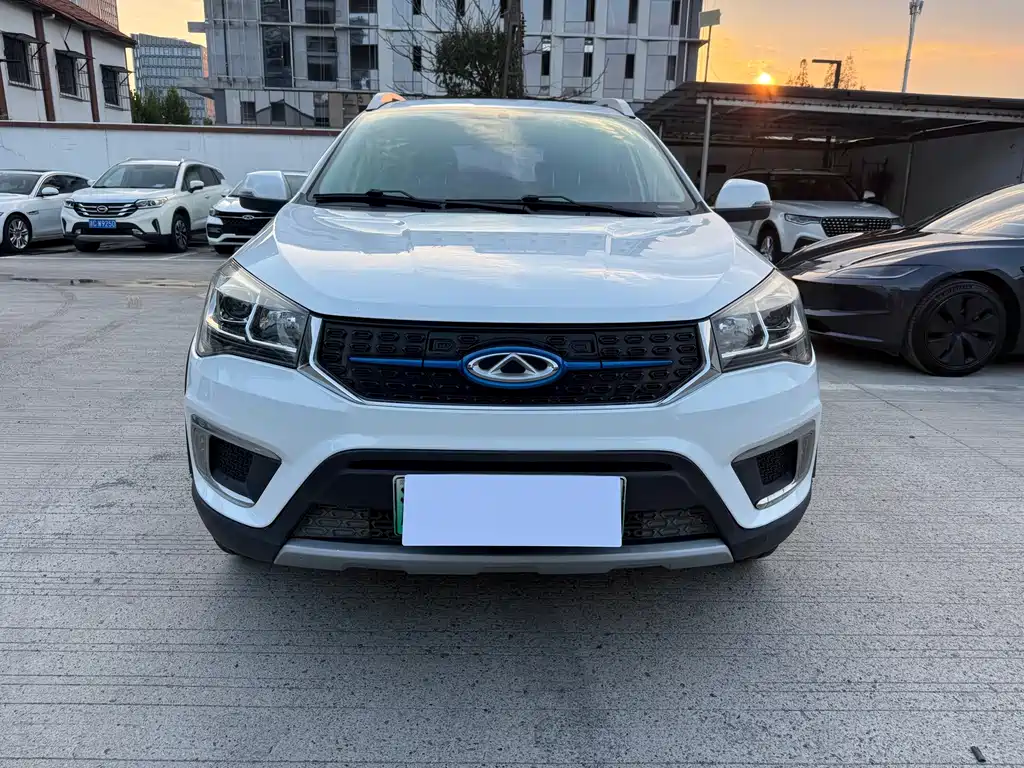 Chery New Energy Tiggo 3xe — миниатюра 3