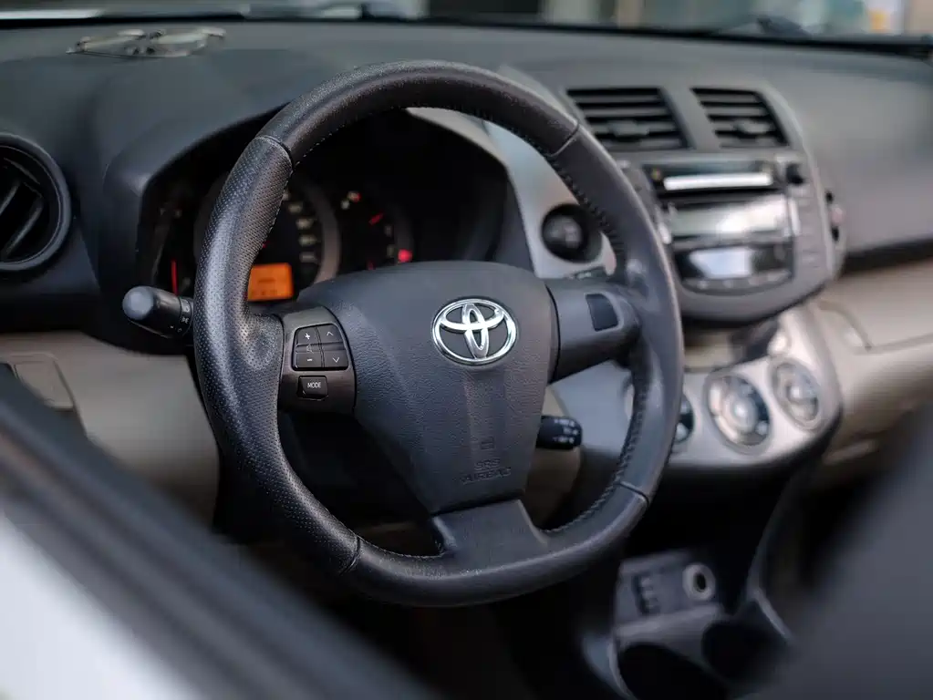Toyota RAV4 — миниатюра 42