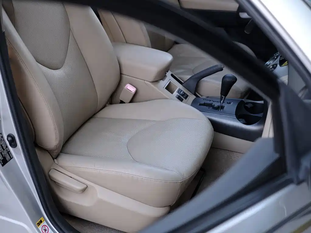 Toyota RAV4 — миниатюра 51