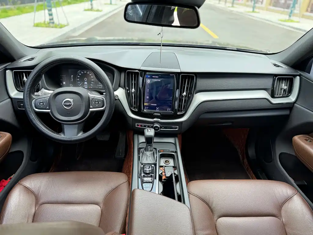Volvo XC60 2021 T5 Luxury