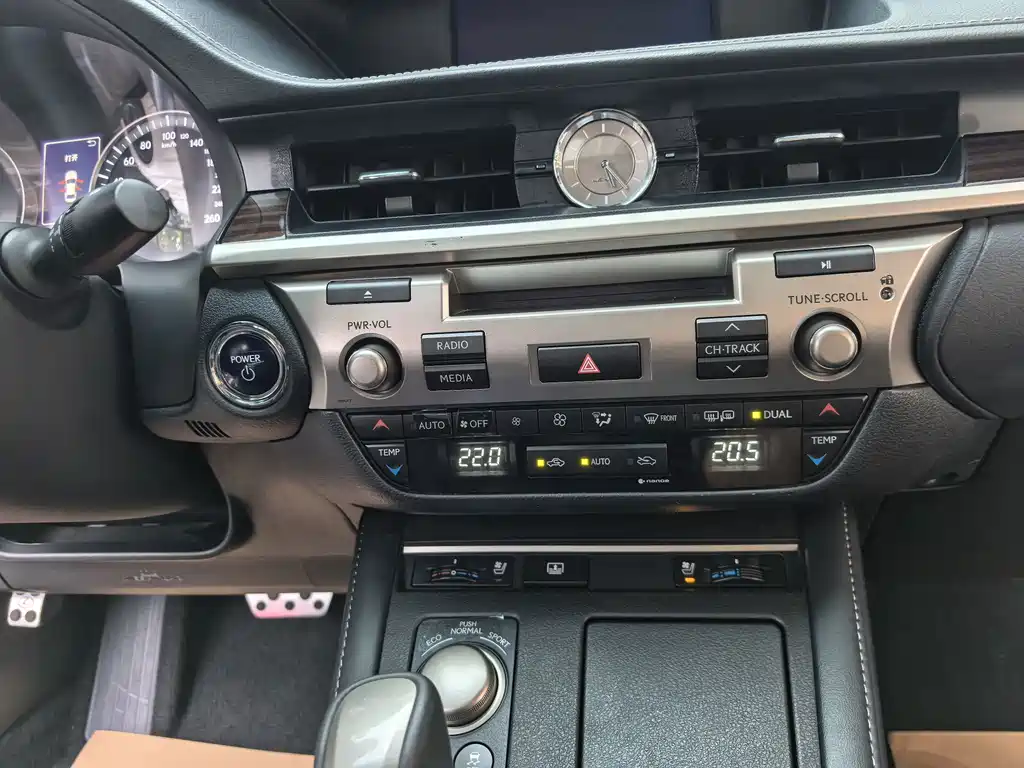 Lexus ES — миниатюра 20