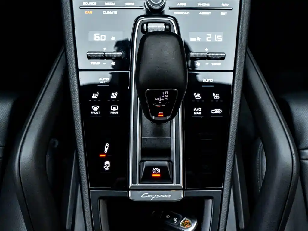 Porsche Cayenne — миниатюра 18