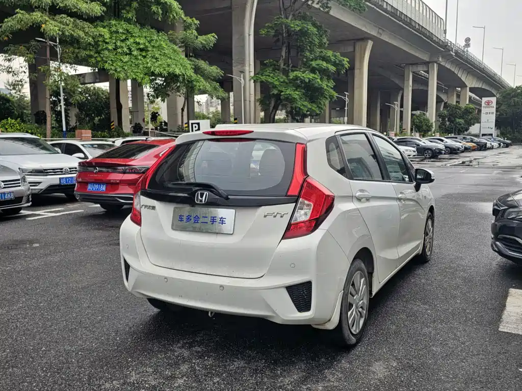 Honda Fit — миниатюра 15