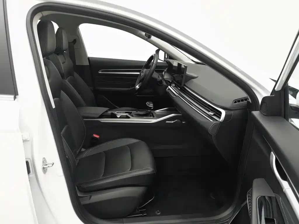 Geely Emgrand — миниатюра 23