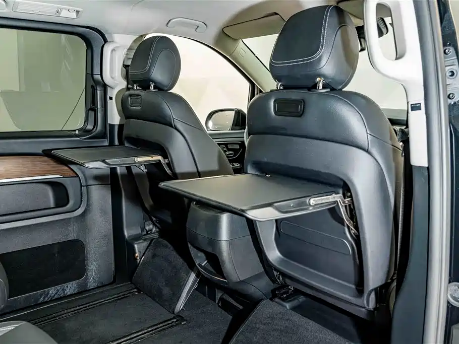 Mercedes-Benz V-Class — миниатюра 25