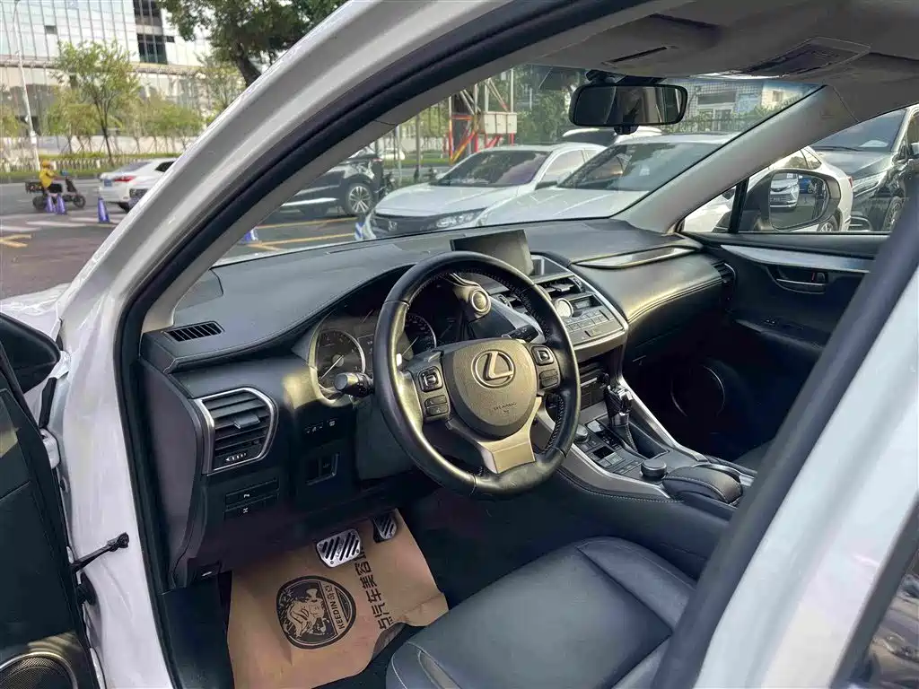 Lexus NX — миниатюра 9