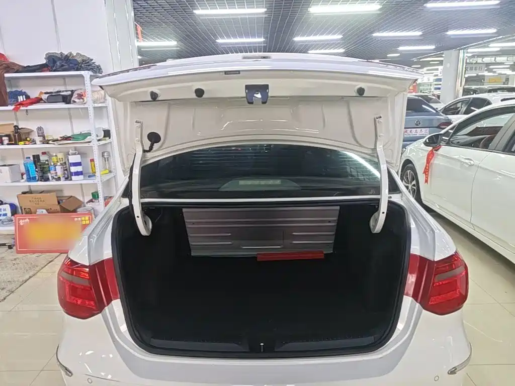 Volkswagen Jetta — миниатюра 19