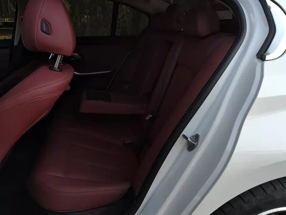 BMW 3 Series — миниатюра 11