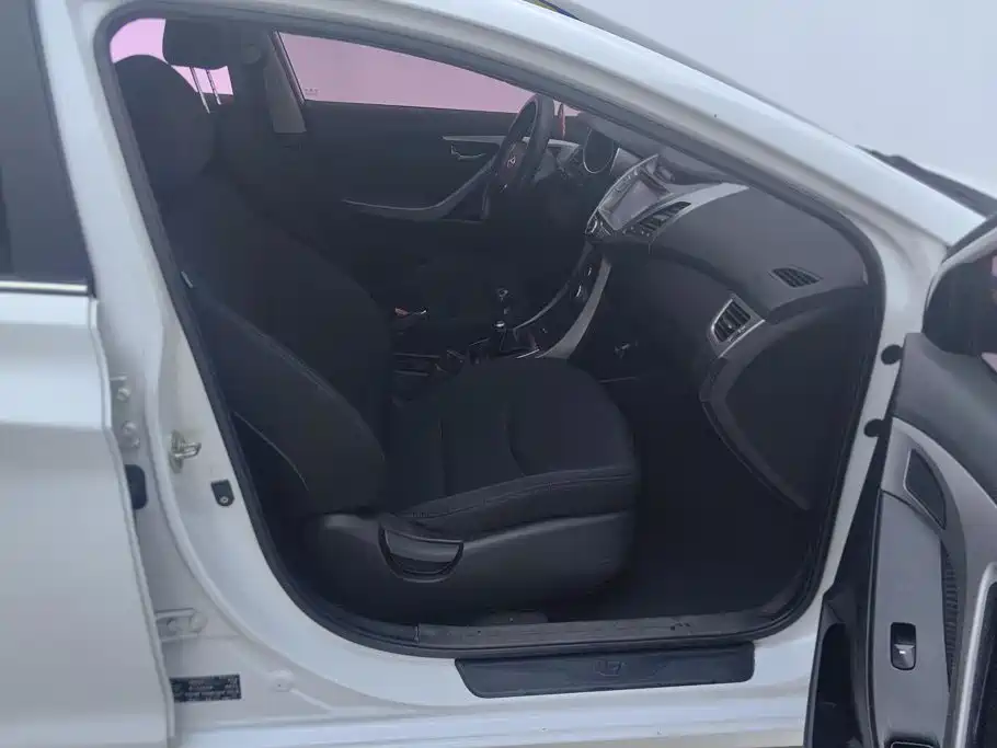 Hyundai Elantra Langdong — миниатюра 8