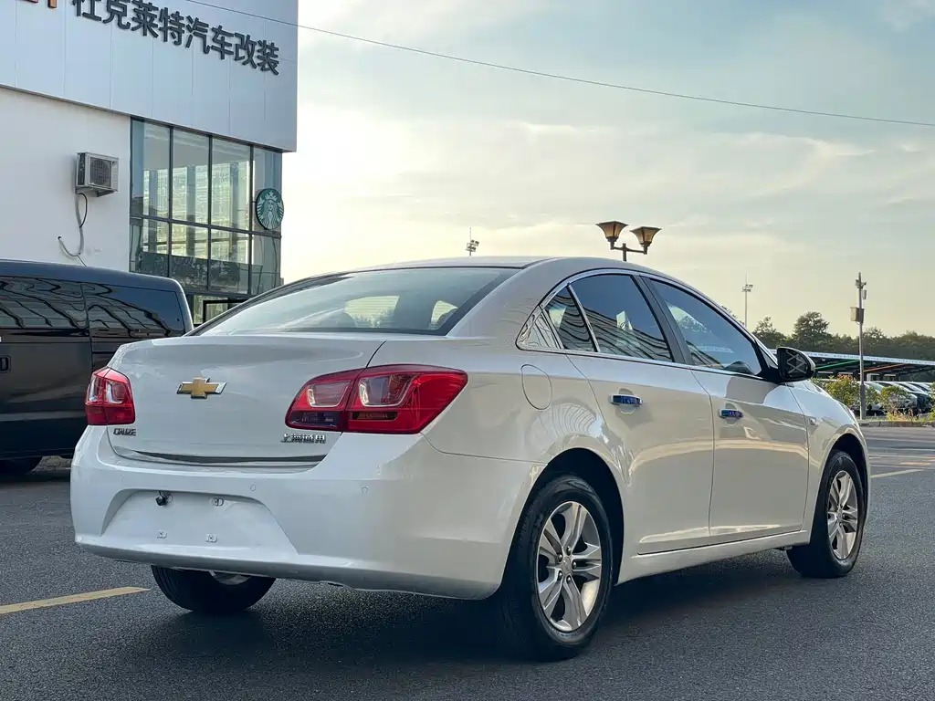 Chevrolet Cruze — миниатюра 15