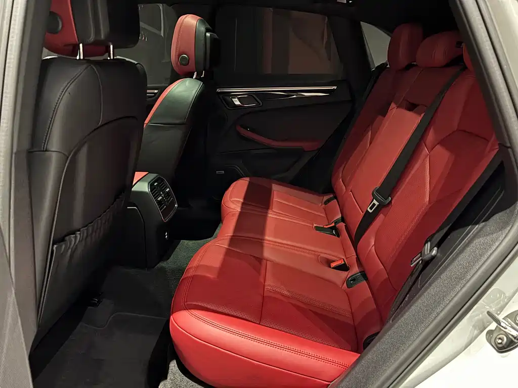 Porsche Macan — миниатюра 15