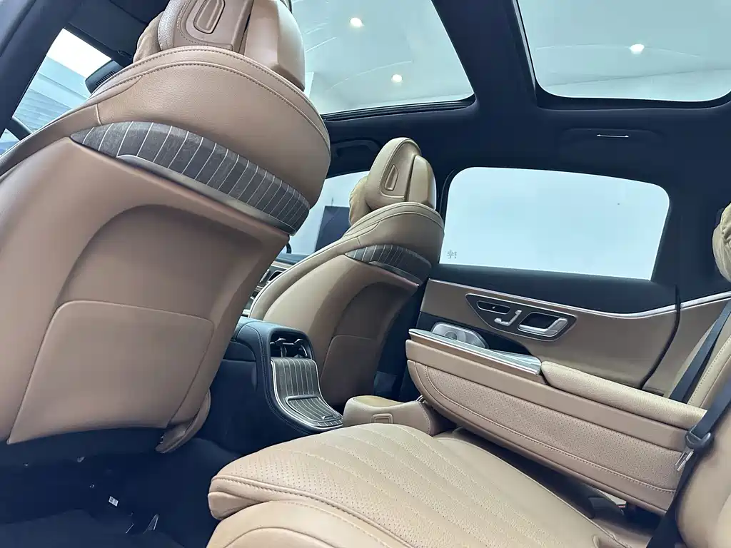 Mercedes-Benz E-Class — миниатюра 14