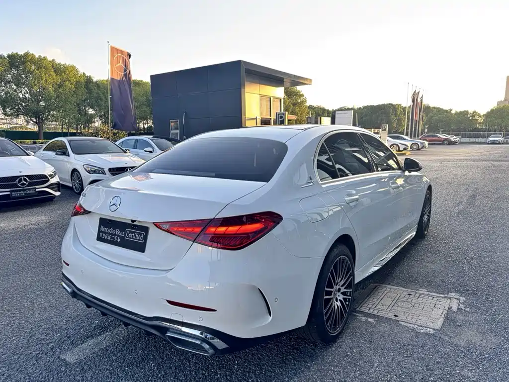 Mercedes-Benz C-Class — миниатюра 6