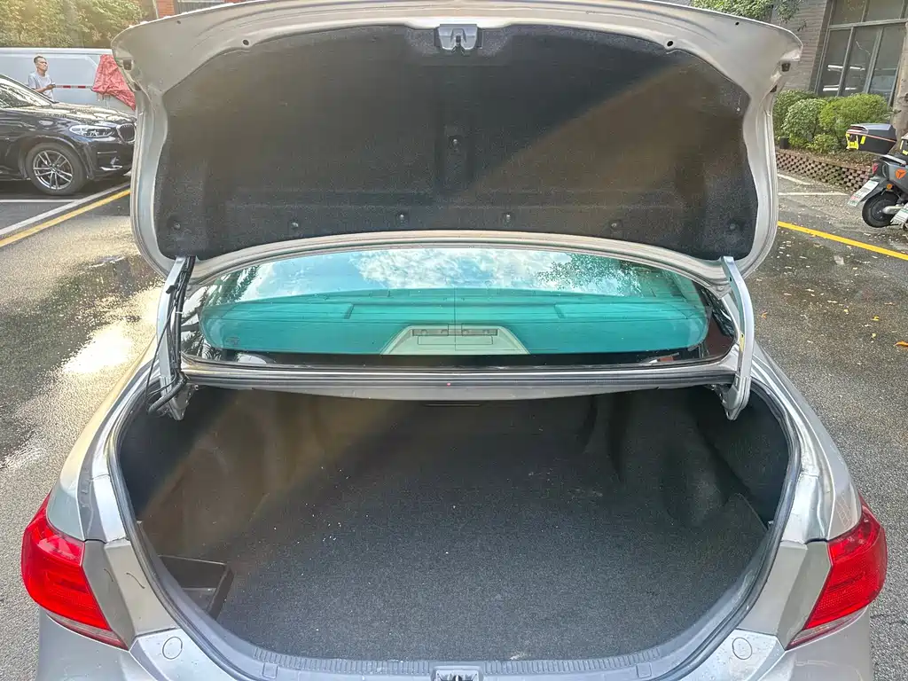 Toyota Camry — миниатюра 20