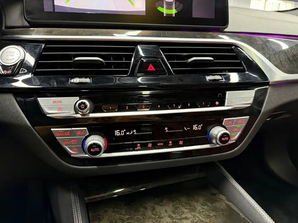 BMW 5 Series — миниатюра 16