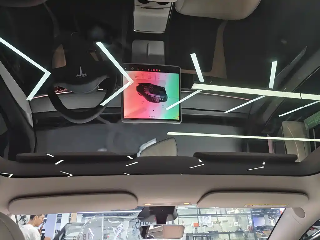 Tesla Model Y — миниатюра 13