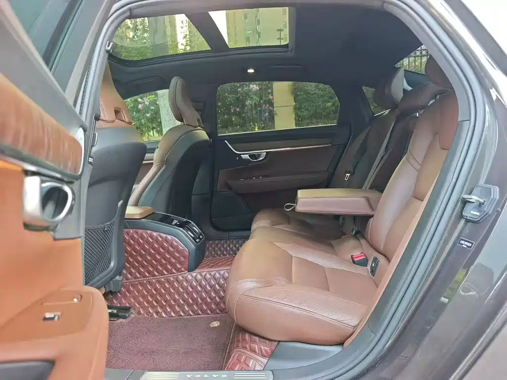 Volvo S90 2023 B5 Luxury