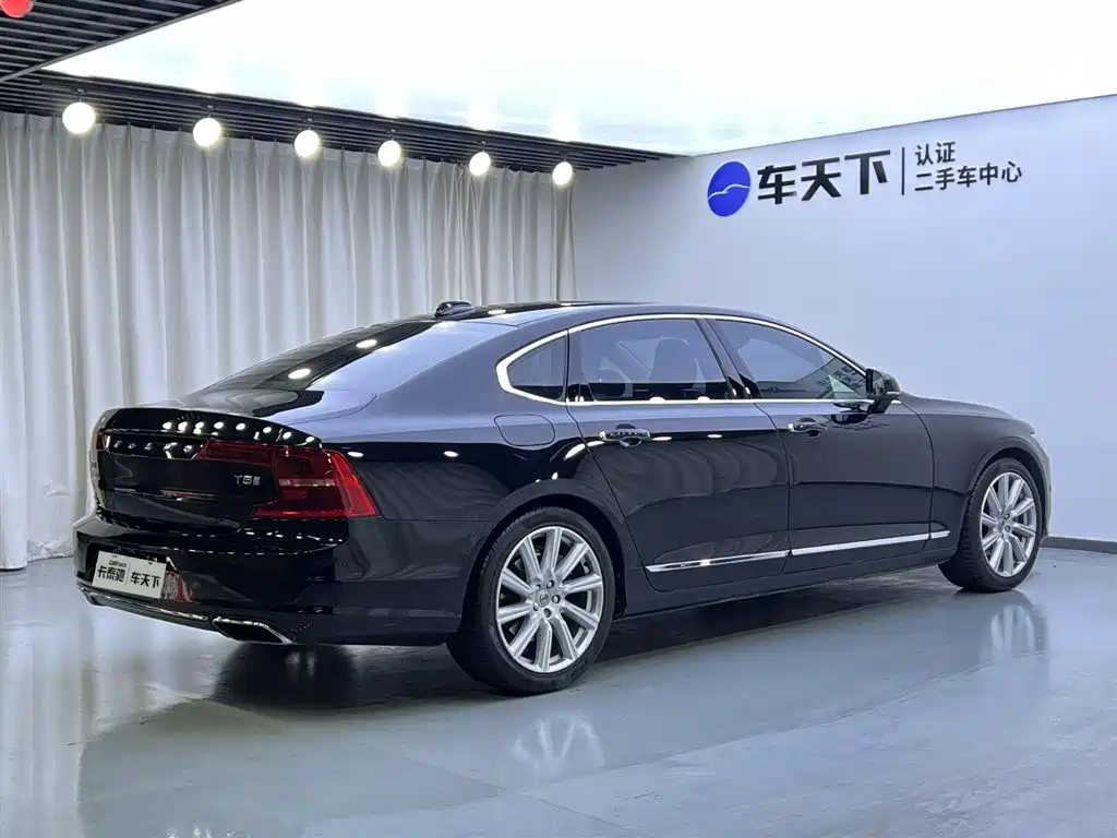 Volvo S90 2018 T5