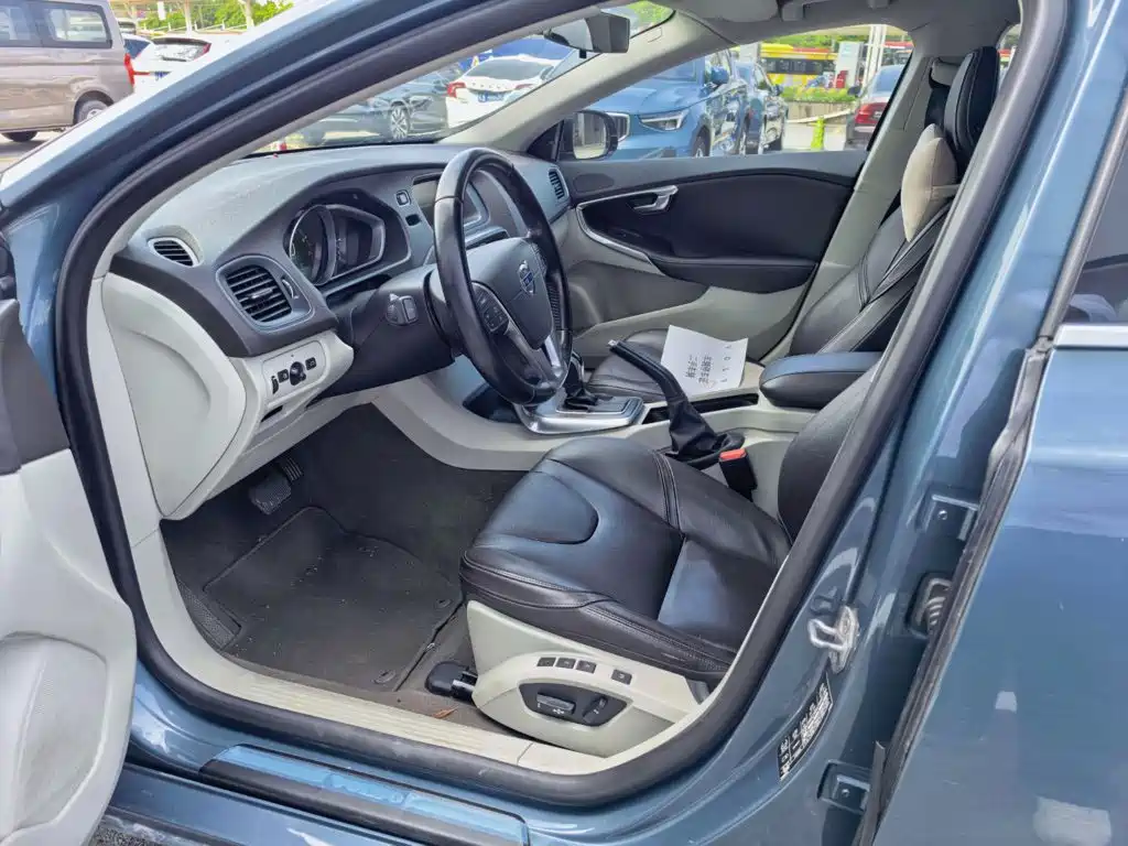 Volvo V40 — миниатюра 12