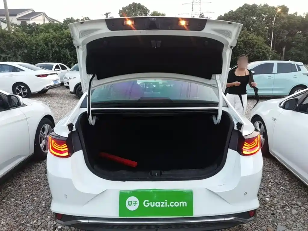 Geely Emgrand L — миниатюра 19