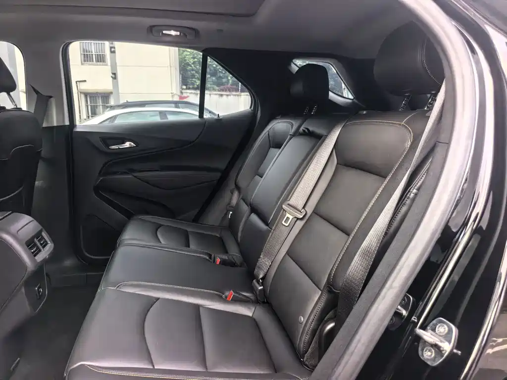 Chevrolet Equinox — миниатюра 19