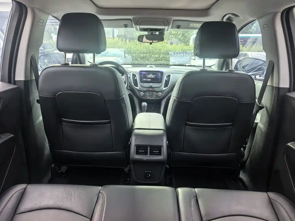 Chevrolet Equinox — миниатюра 17