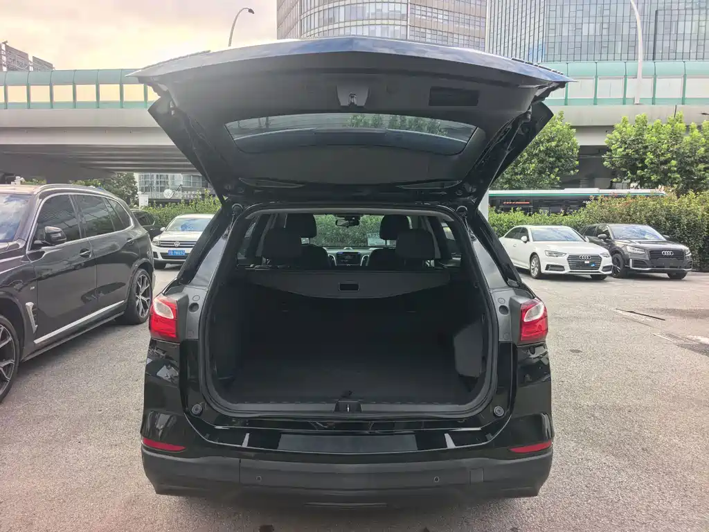 Chevrolet Equinox — миниатюра 16