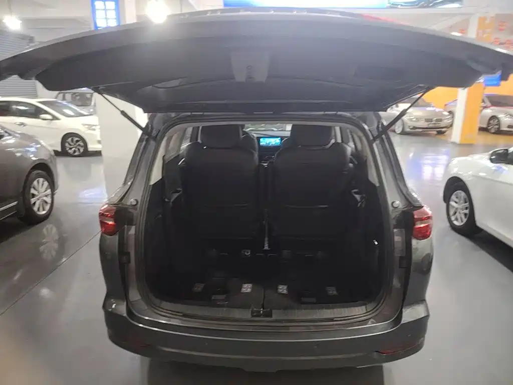 Wuling Victory — миниатюра 19
