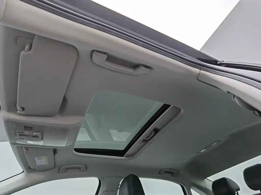 Volkswagen Passat — миниатюра 14