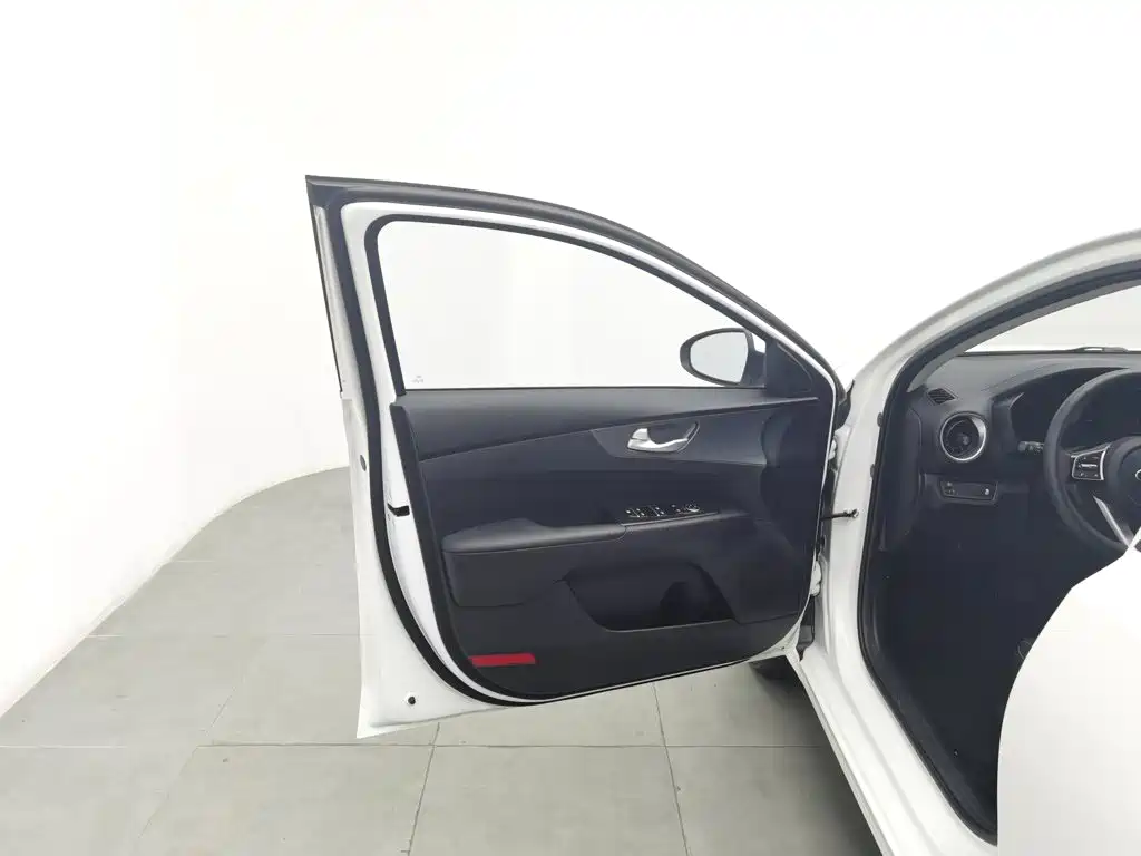 Kia K3 — миниатюра 8
