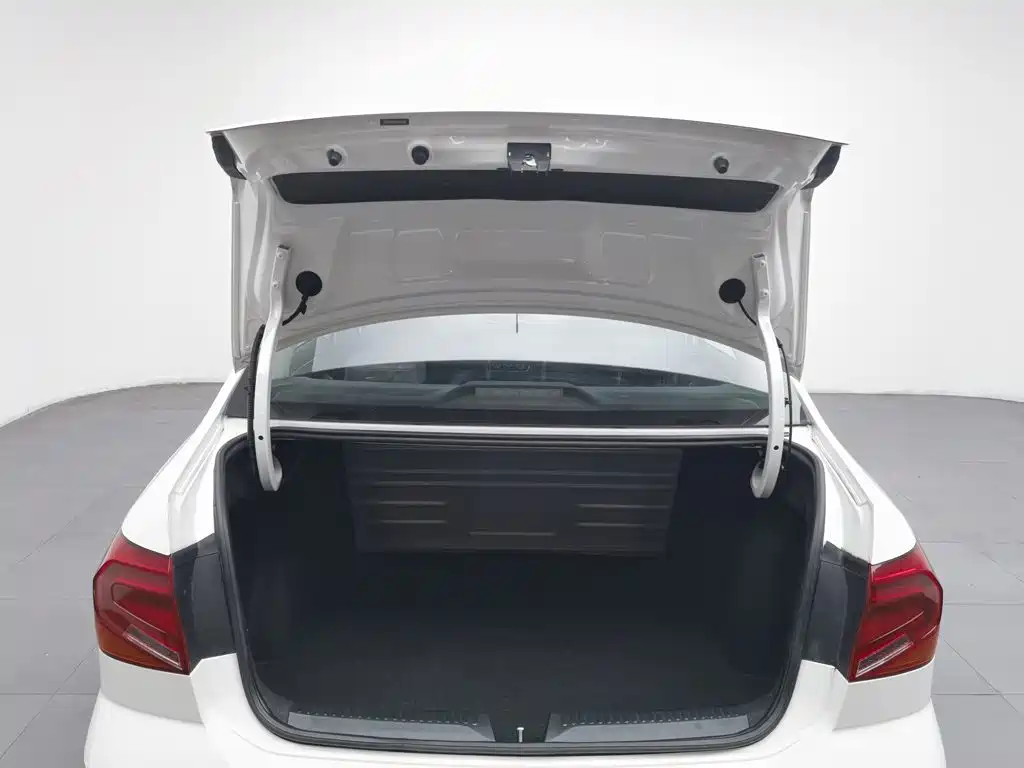 Volkswagen Jetta — миниатюра 16