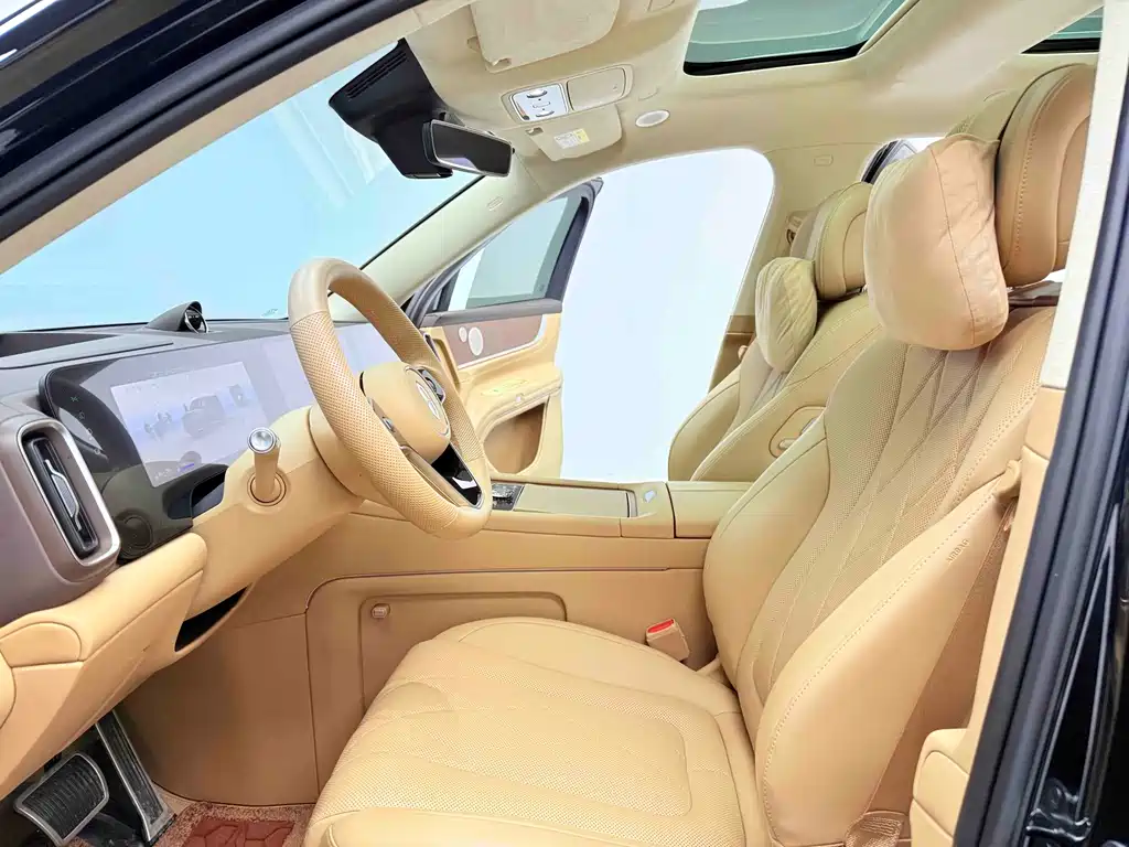 AITO ASK THE WORLD M9