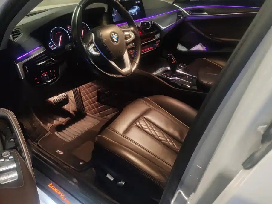 BMW 5 Series — миниатюра 9