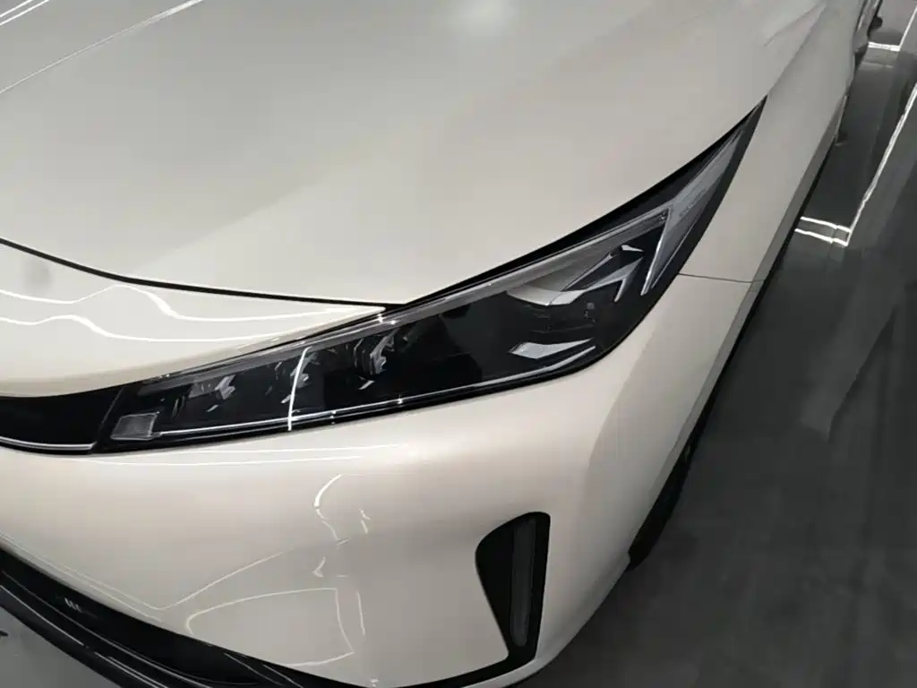 Roewe D5X DMH — миниатюра 24