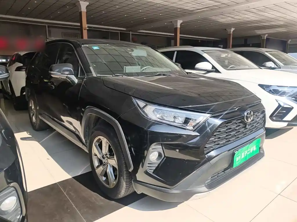 Toyota RAV4 — миниатюра 4