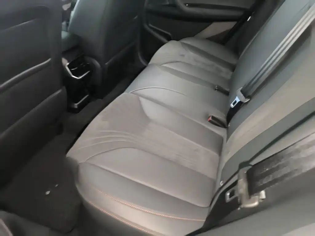 Roewe D5X DMH — миниатюра 17