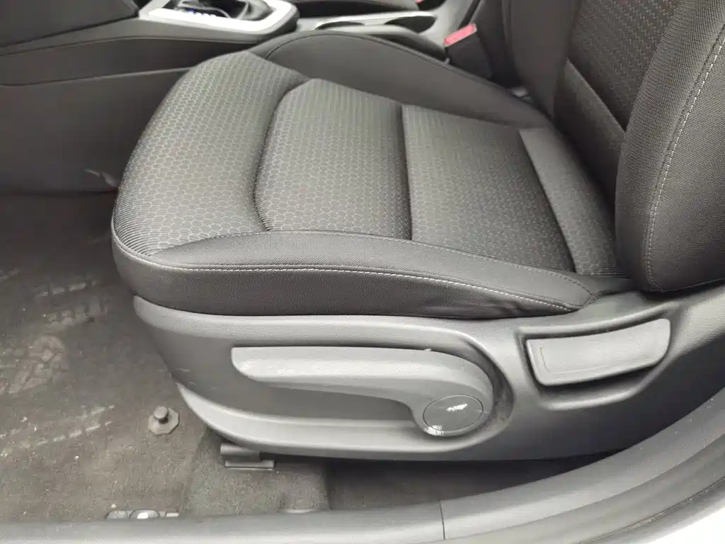 Hyundai Elantra — миниатюра 20