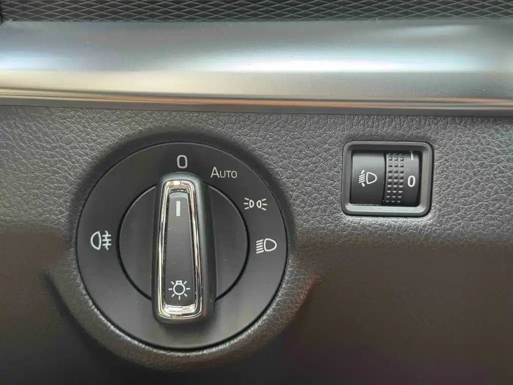 Skoda Kamiq 1.5L Auto Comfort Enjoy Edition, фото 11