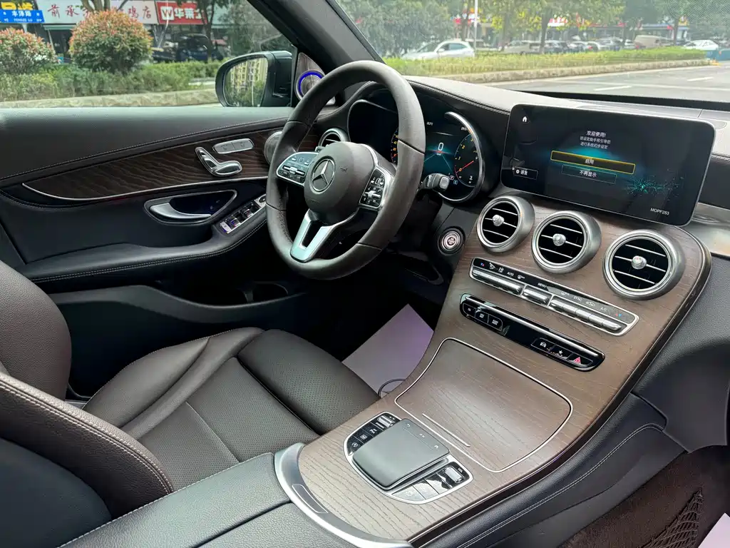 Mercedes-Benz GLC — миниатюра 12